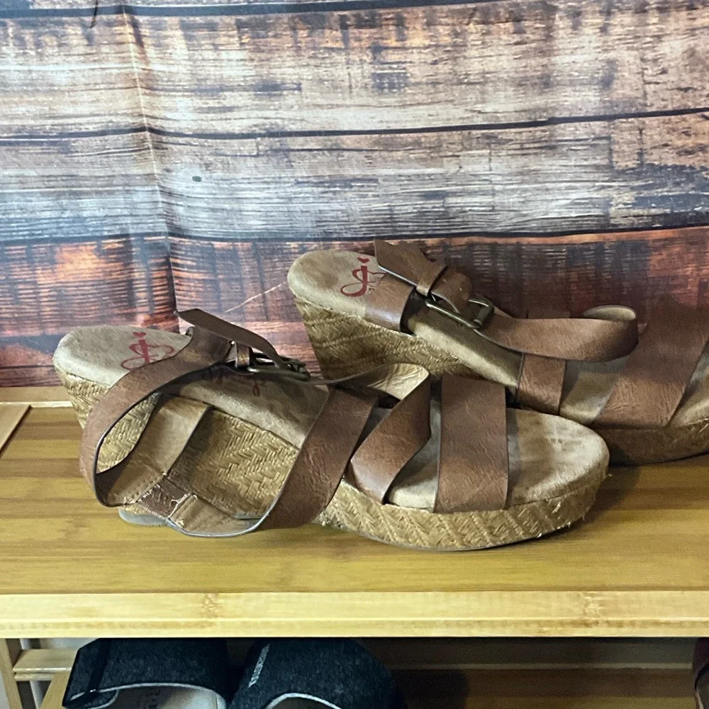 Jellypop Brown Strappy Sandals